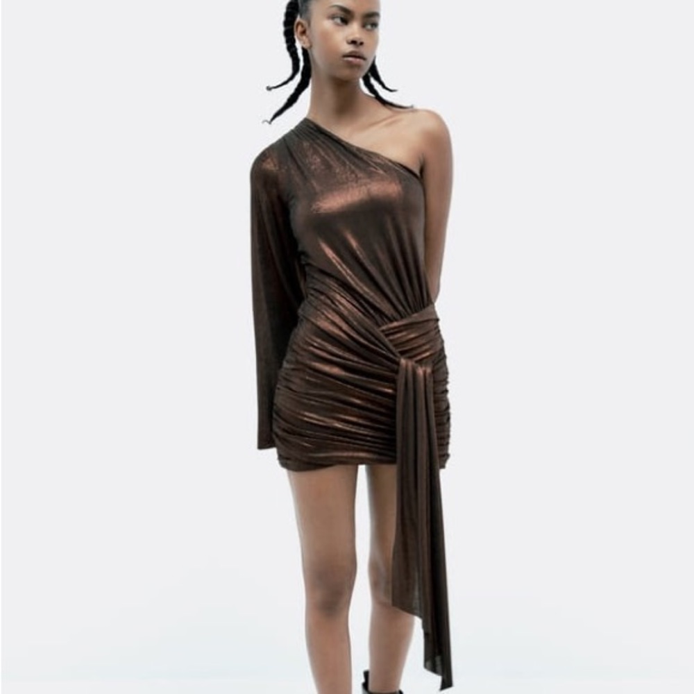 ZARA SHINY ASYMMETRIC DRESS
BRONZE 0/3152/214/312/03